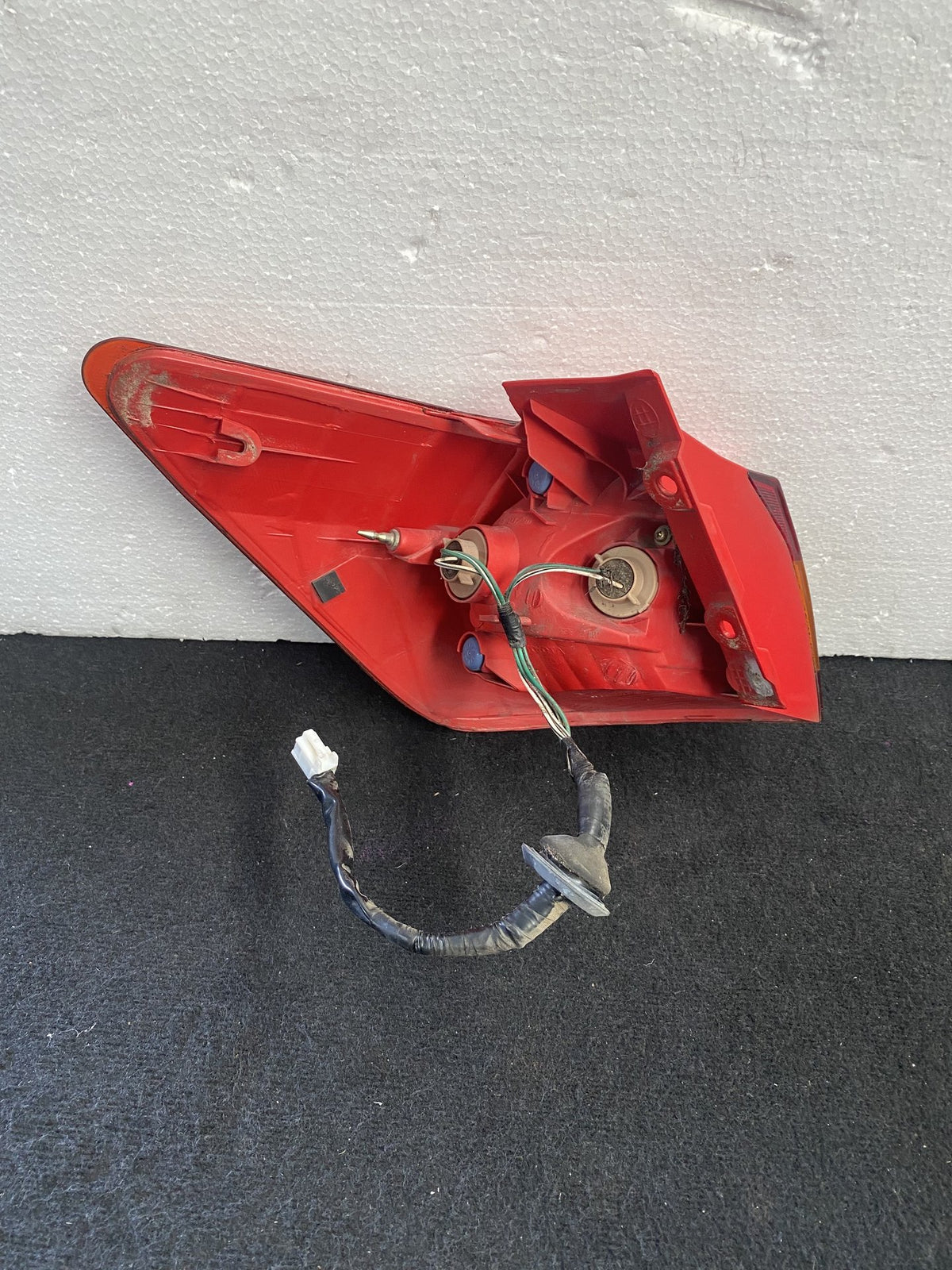 2004 Used Toyota Caldina - Right Taillight PN: 21-57