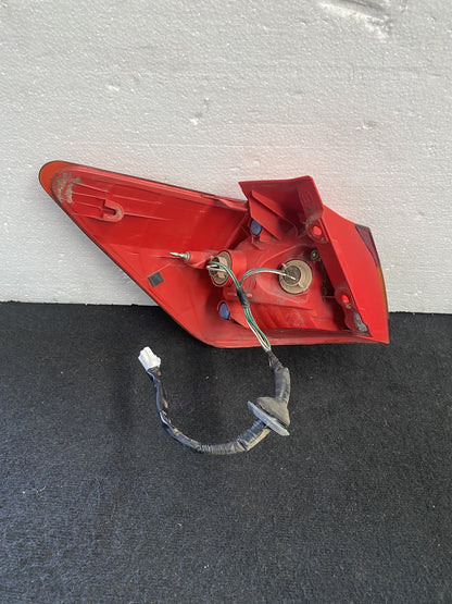 2004 Used Toyota Caldina - Right Taillight PN: 21-57