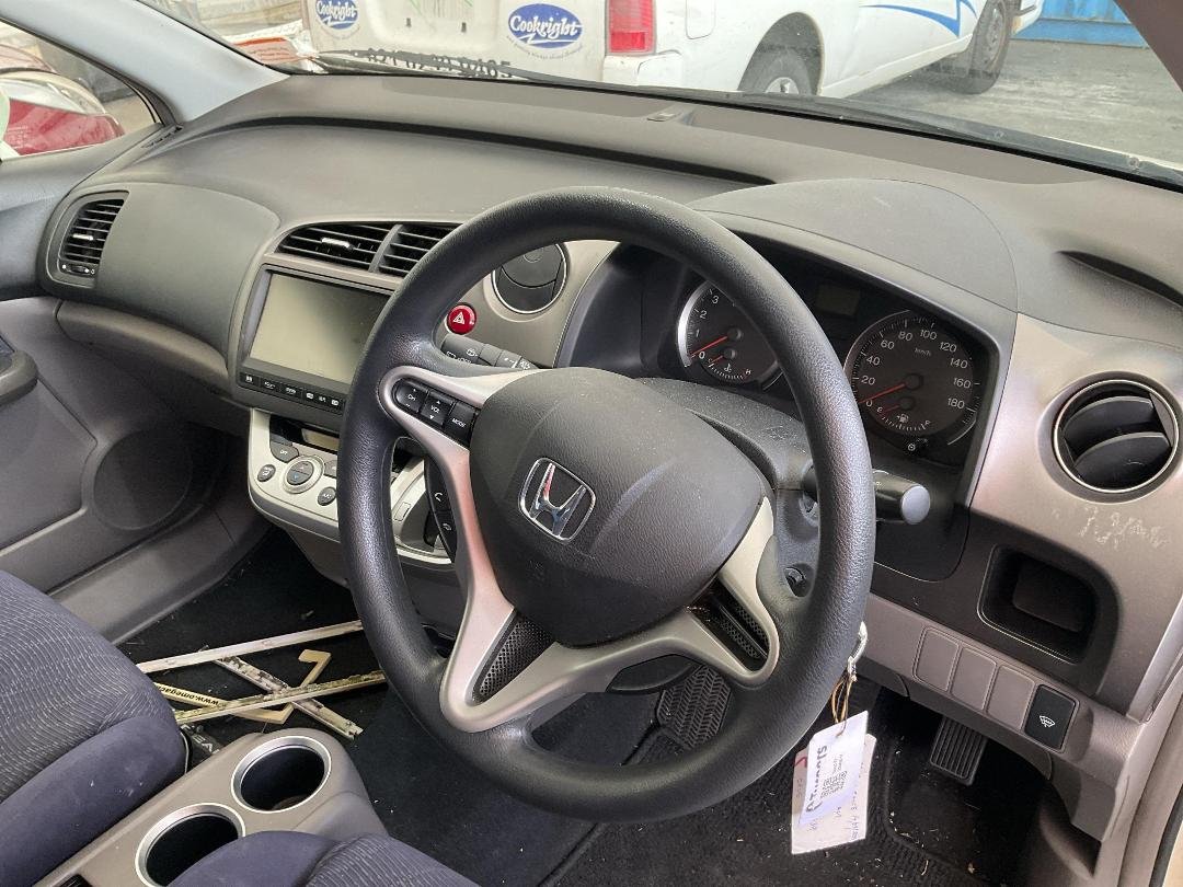 2010 Honda Stream RN6 Dismantling For Parts