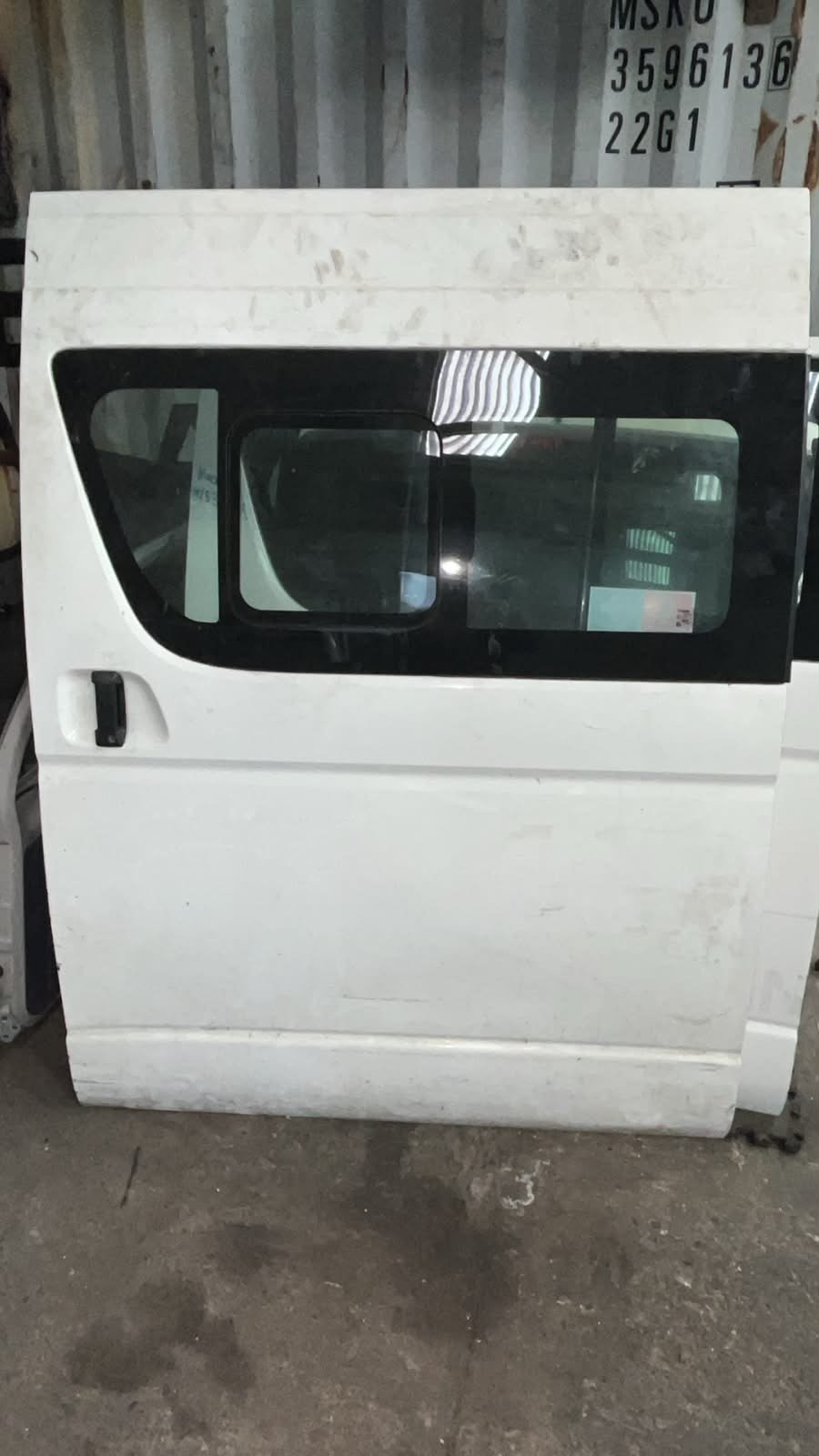 2015 Toyota Hiace - Left Rear Door