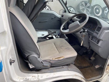 2014 Mitsubishi L300 Dismantling For Parts