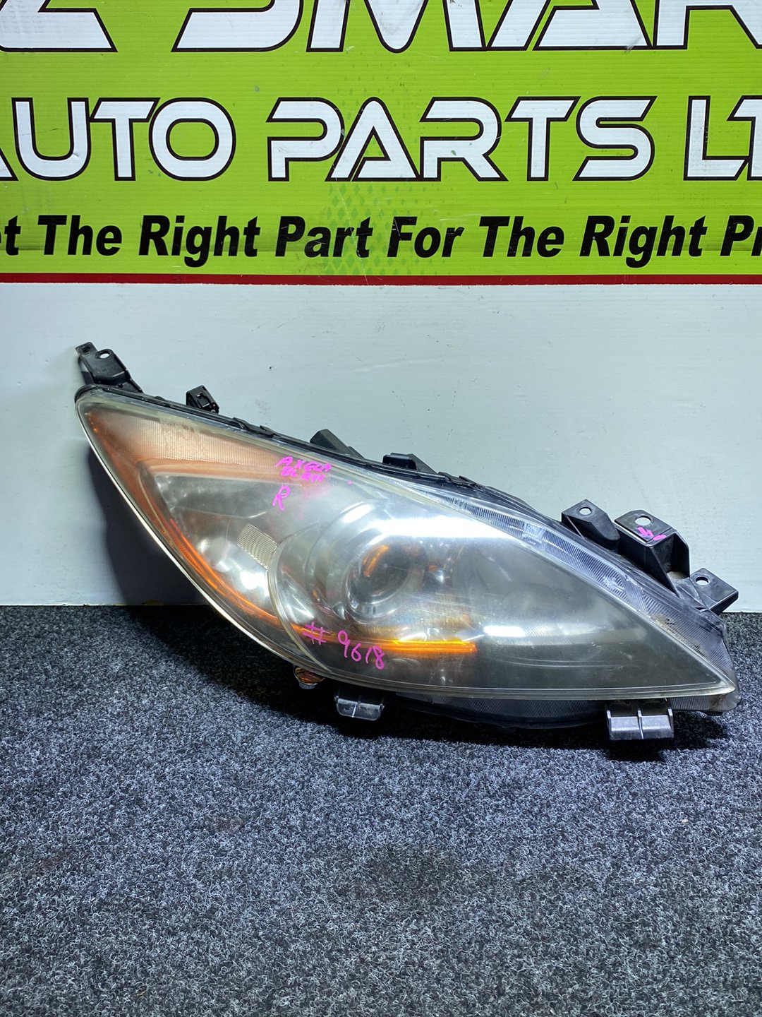 2010 Mazda Axela - Right Headlight Manual Adjust / Non Hid / Koito 100-41343