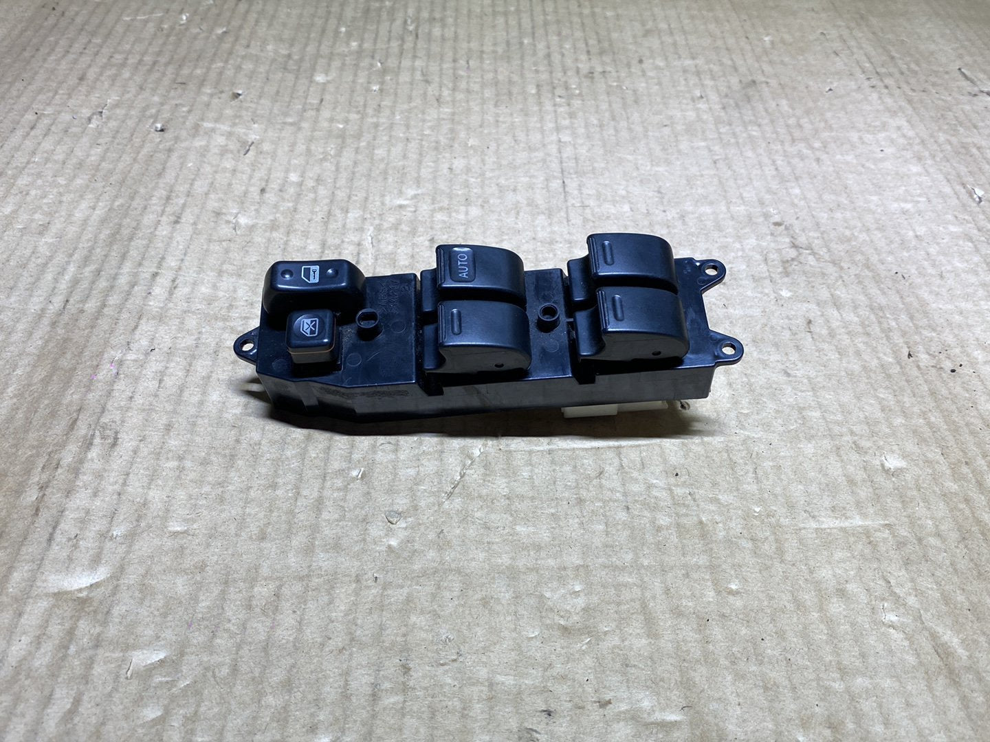 2001 Toyota Vitz NCP10 - Master Power Window Switch PN: 84820-52010