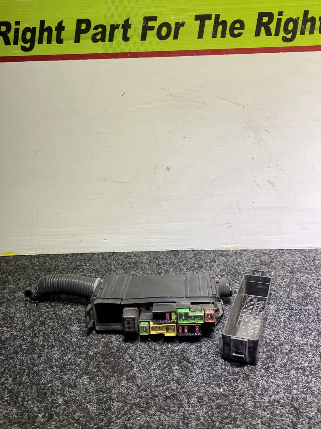 2010 Nissan Juke YF15 - Engine Fuse Box