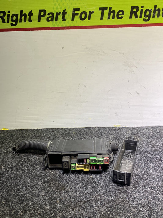 2010 Nissan Juke YF15 - Engine Fuse Box