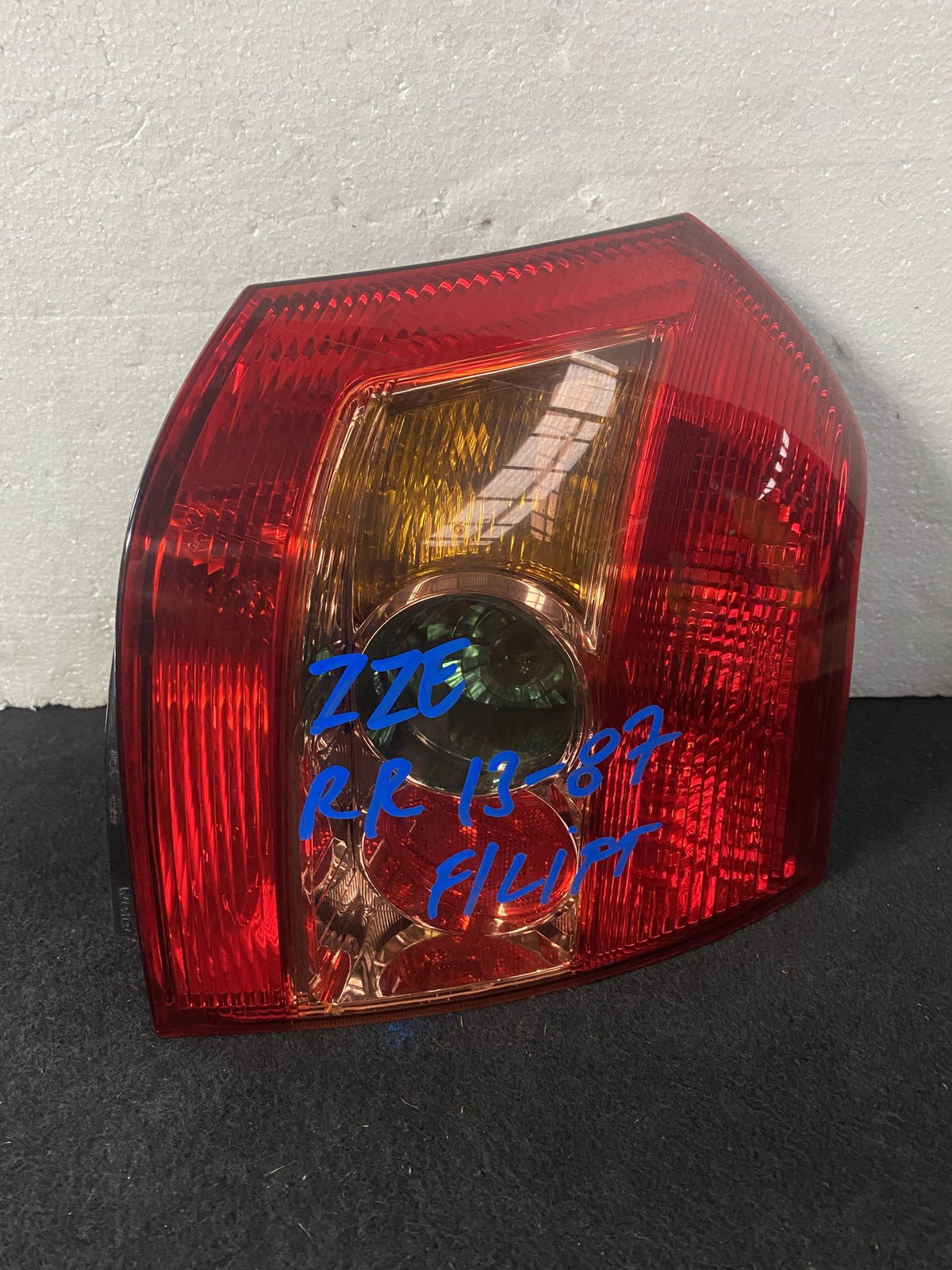 2005 Toyota Corolla Runx - Right Taillight PN: 13-87 F/Lift