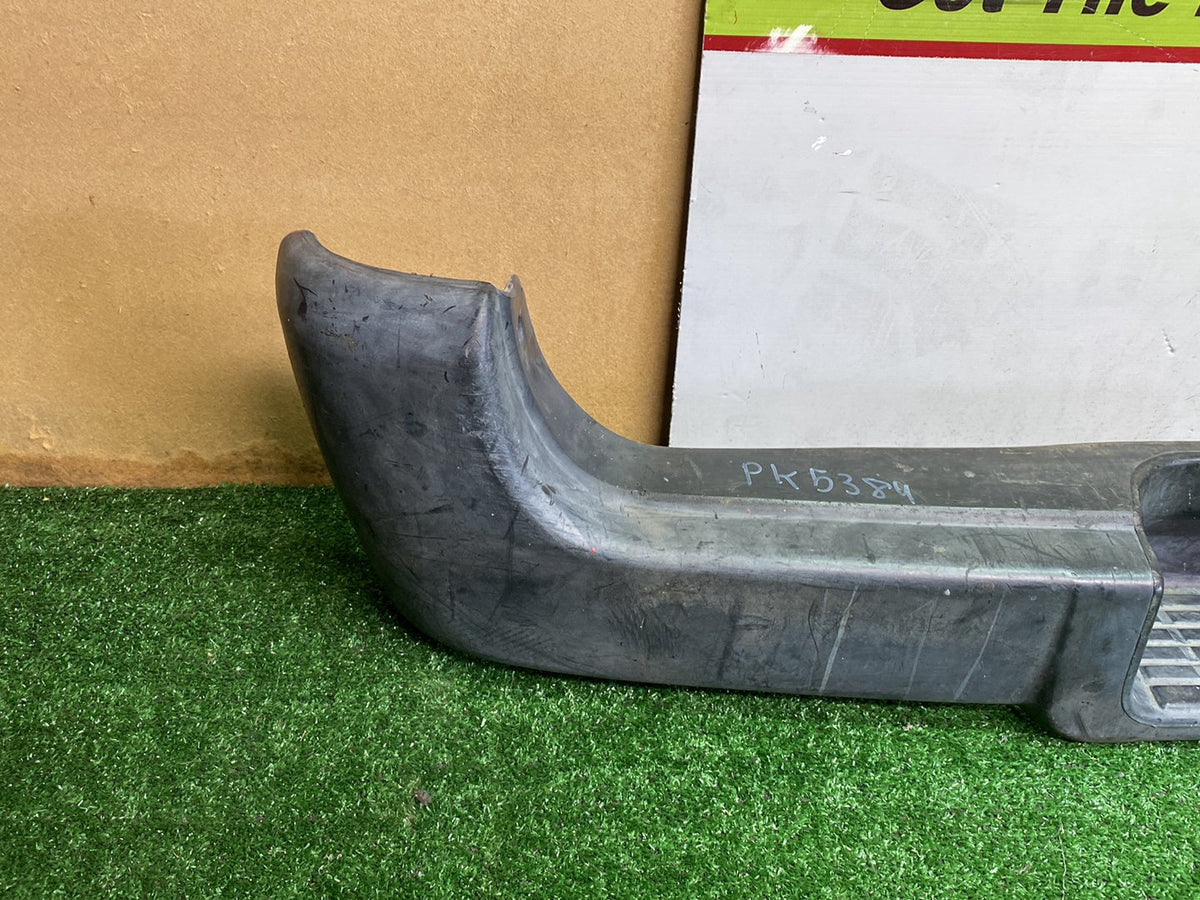 1990 Used Toyota Hiace RZH102-8000415 - Rear Bumper PN: 5215995J23