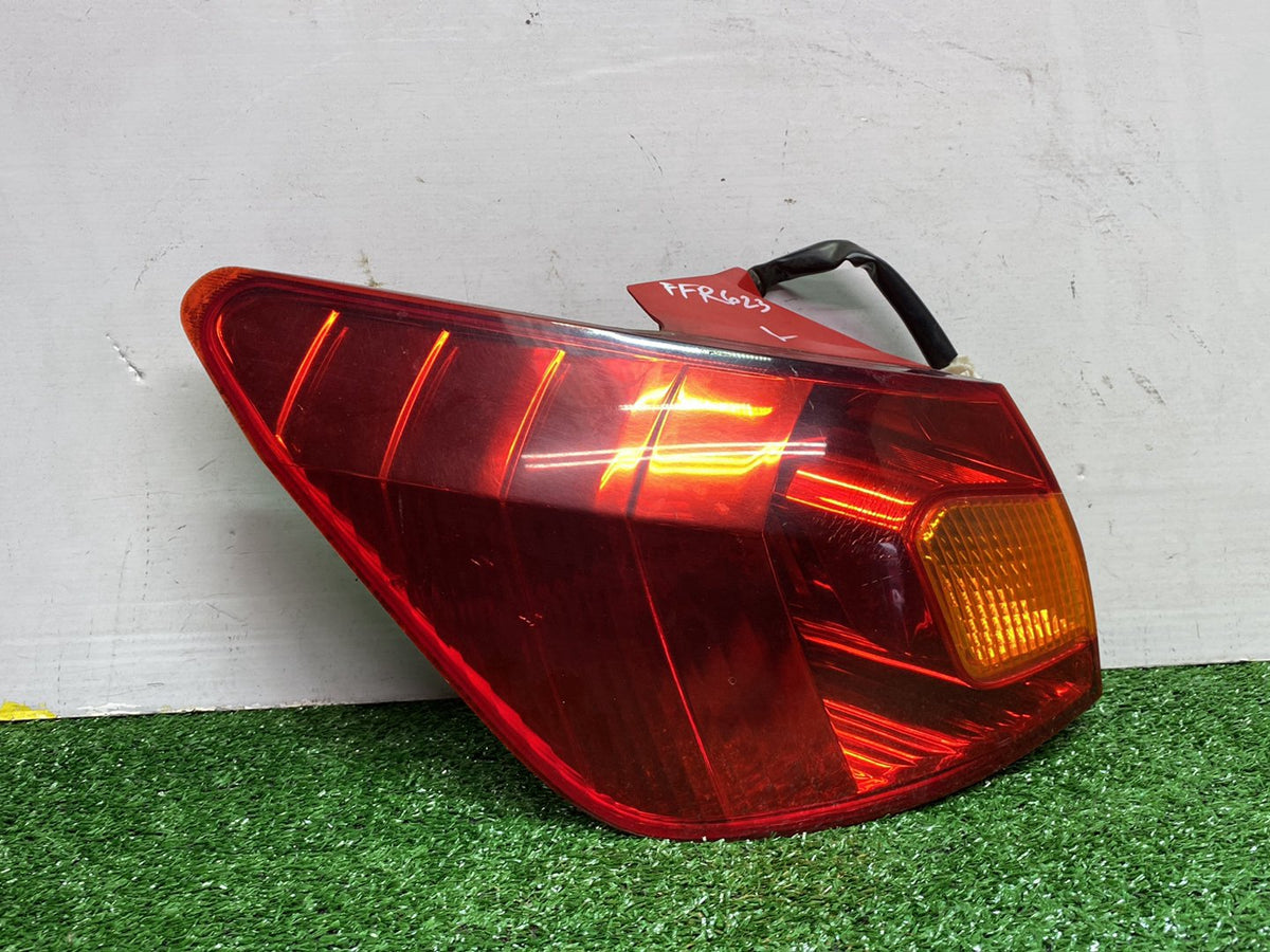 2002 Used Toyota Caldina - Left Taillight PN: 21-57