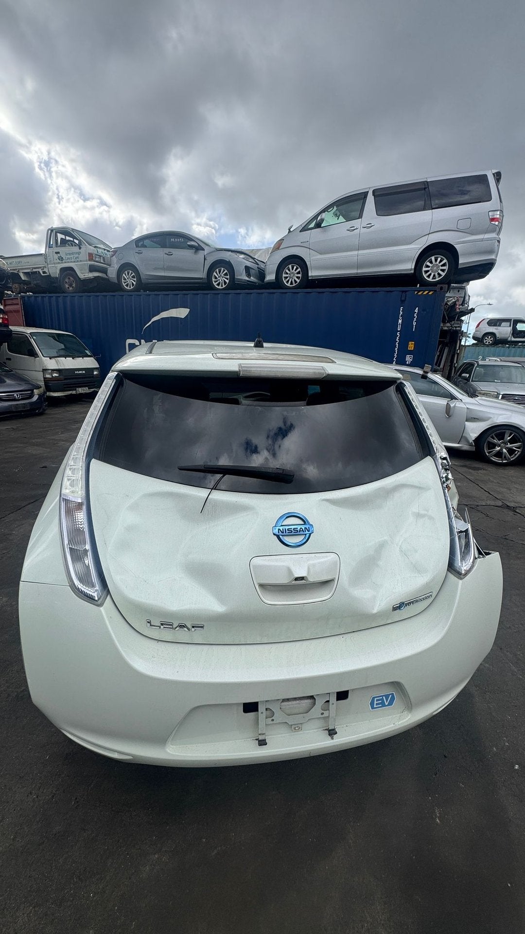 2011 Nissan Leaf ZE0 Dismantling For Parts