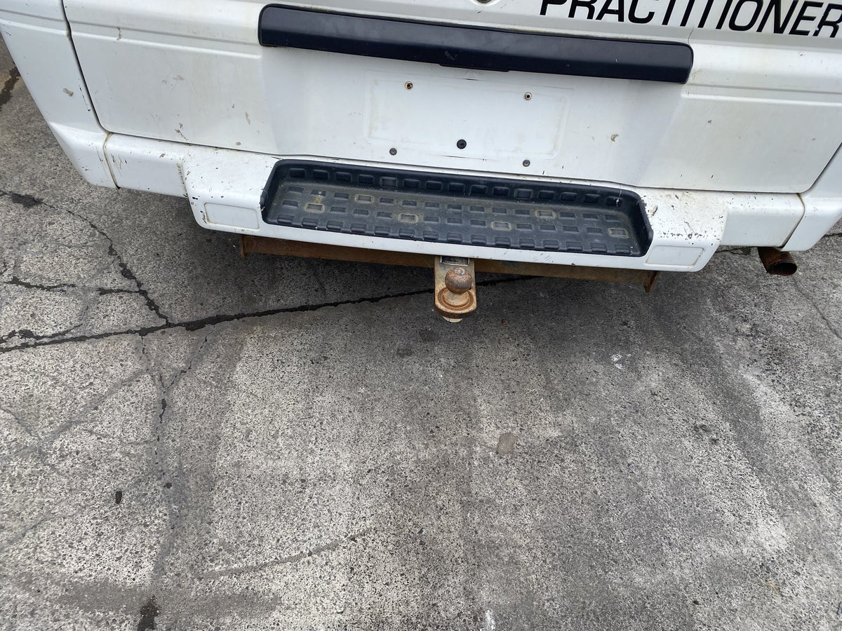 2014 Mitsubishi L300 Dismantling For Parts