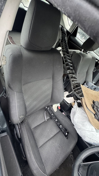 2016 Toyota Corolla  Dismantling For Parts