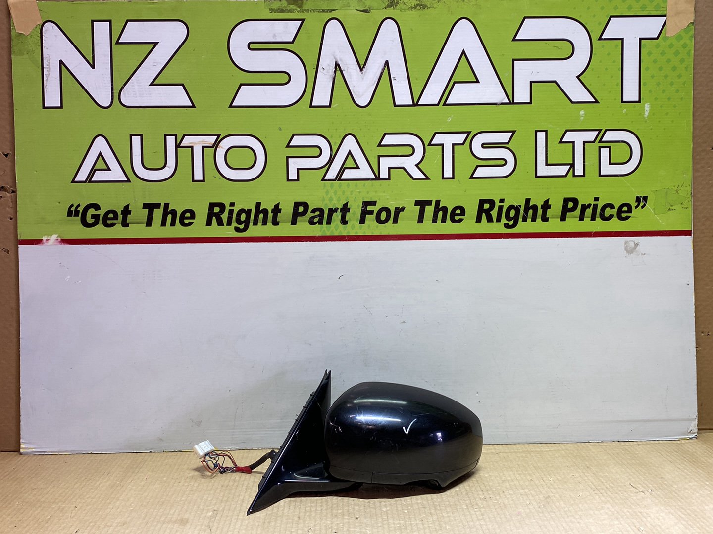 2006 Nissan Fuga Y50 - Left Door Mirror PN: 13 wires / camera type