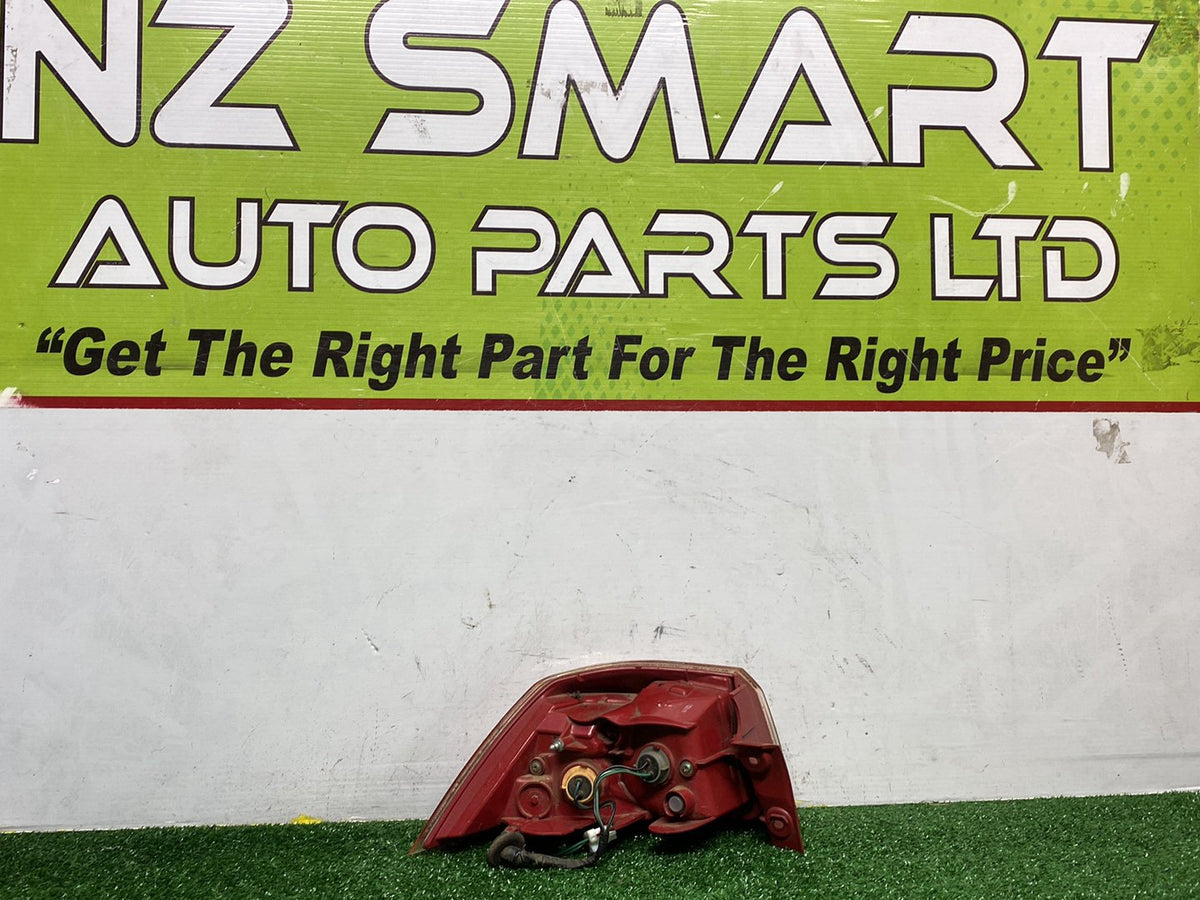 2008 Mitsubishi Galant - Right Taillight PN: P5613