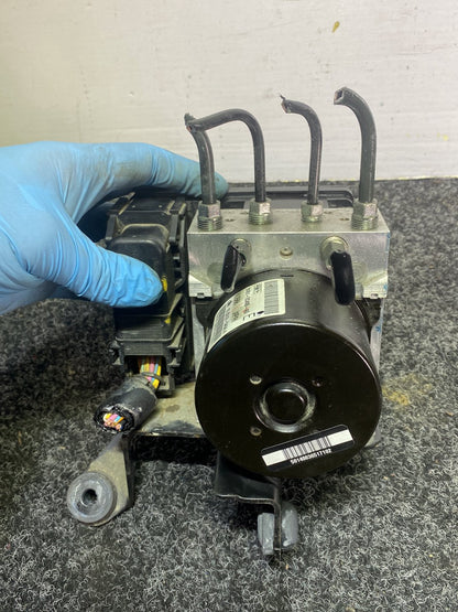 2010 Mazda Axela BLEFW - ABS Pump