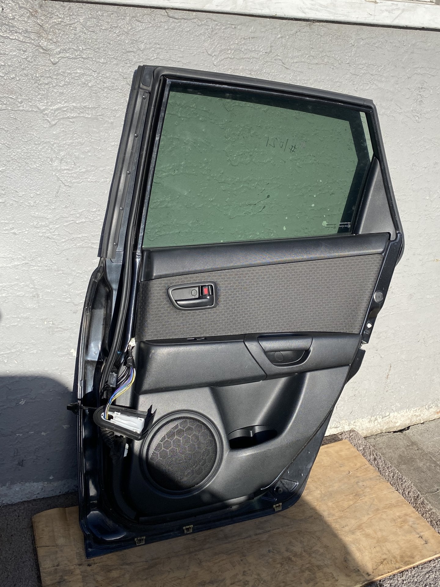 2005 Mazda Axela BK5P - Right Rear Door Shell
