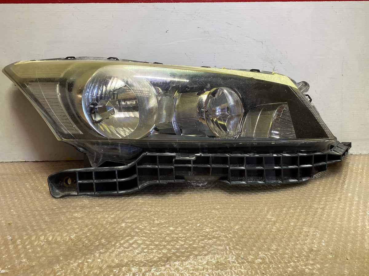 2014 Honda Accord - Right Headlight PN: STANLEY 8317341600