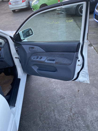 2001 Mitsubishi Lancer Cedia CS2A  Dismantling For Parts