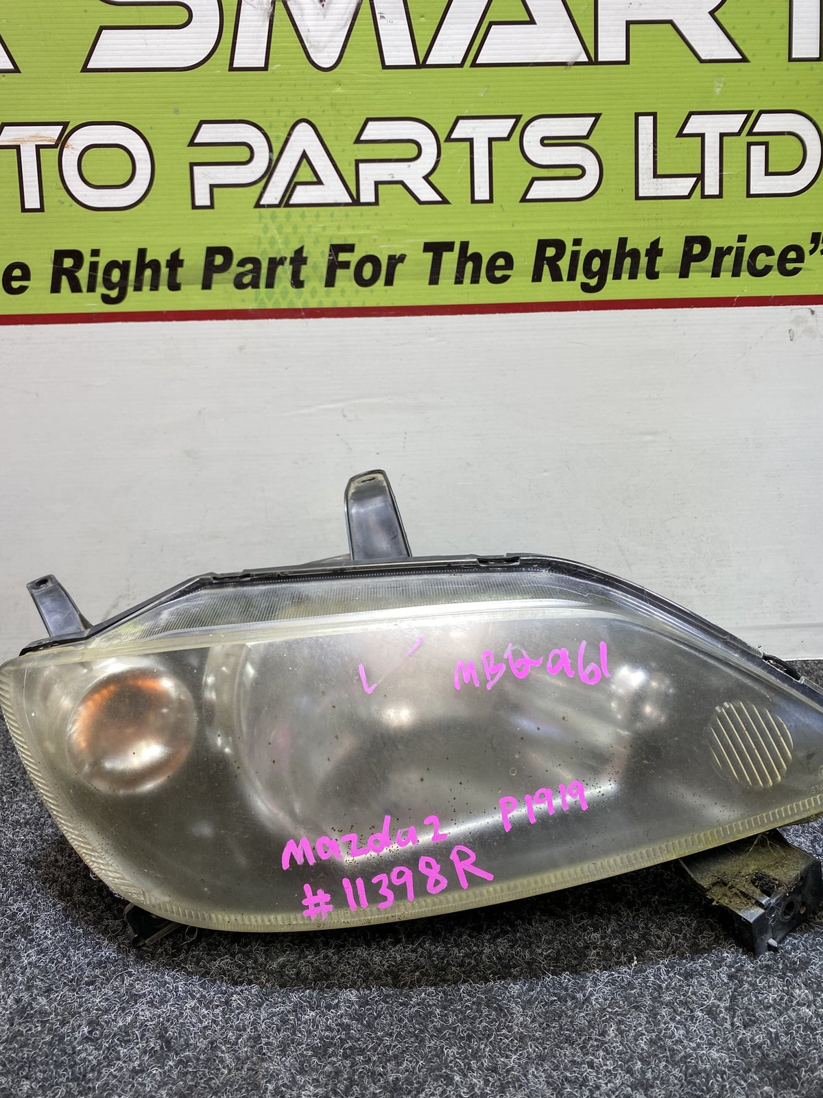 2003 Mazda Mazda2 - Right Headlight PN: P1919