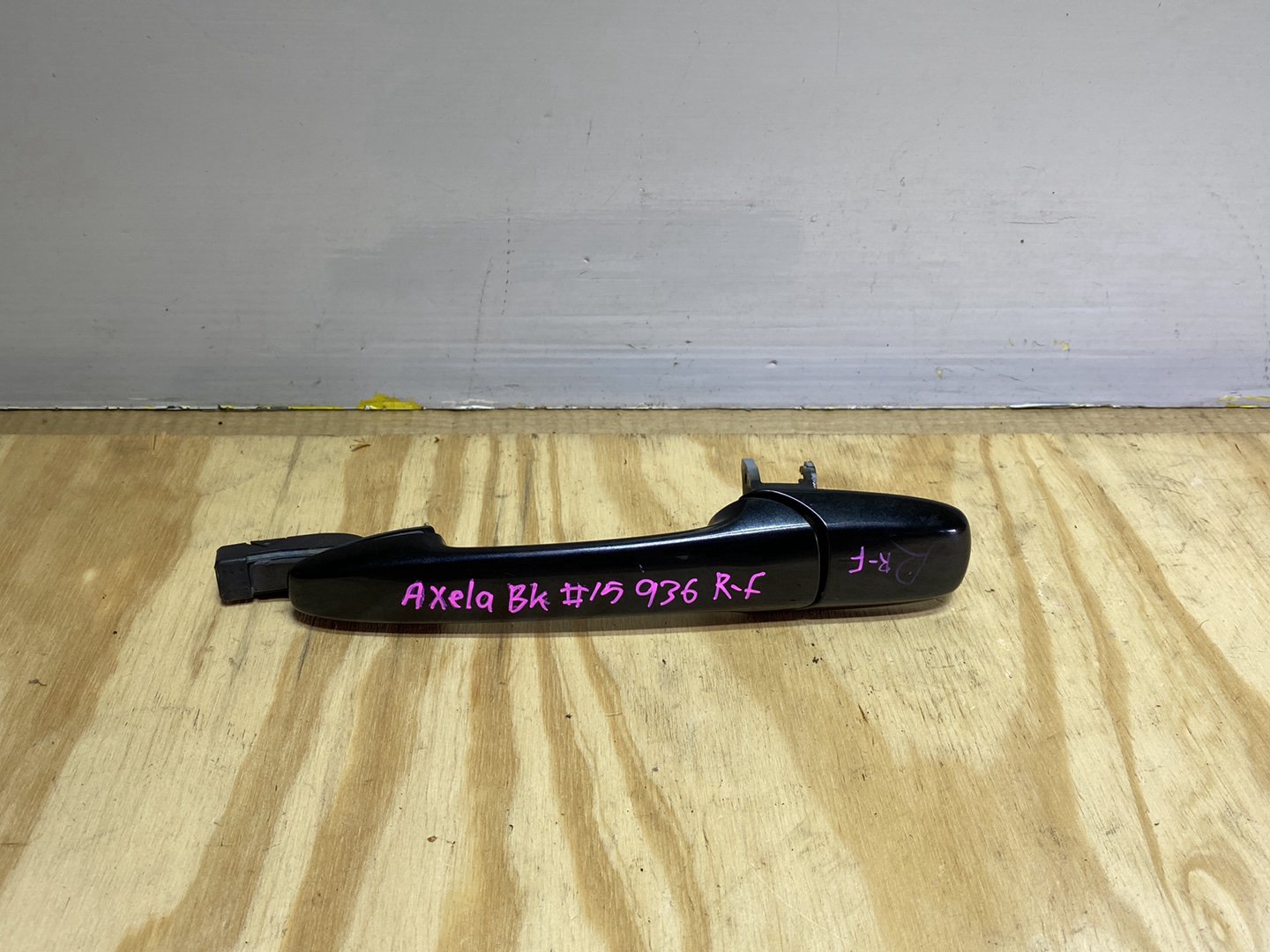 2005 Mazda Axela BK5P - Right Front Exterior Door Handle