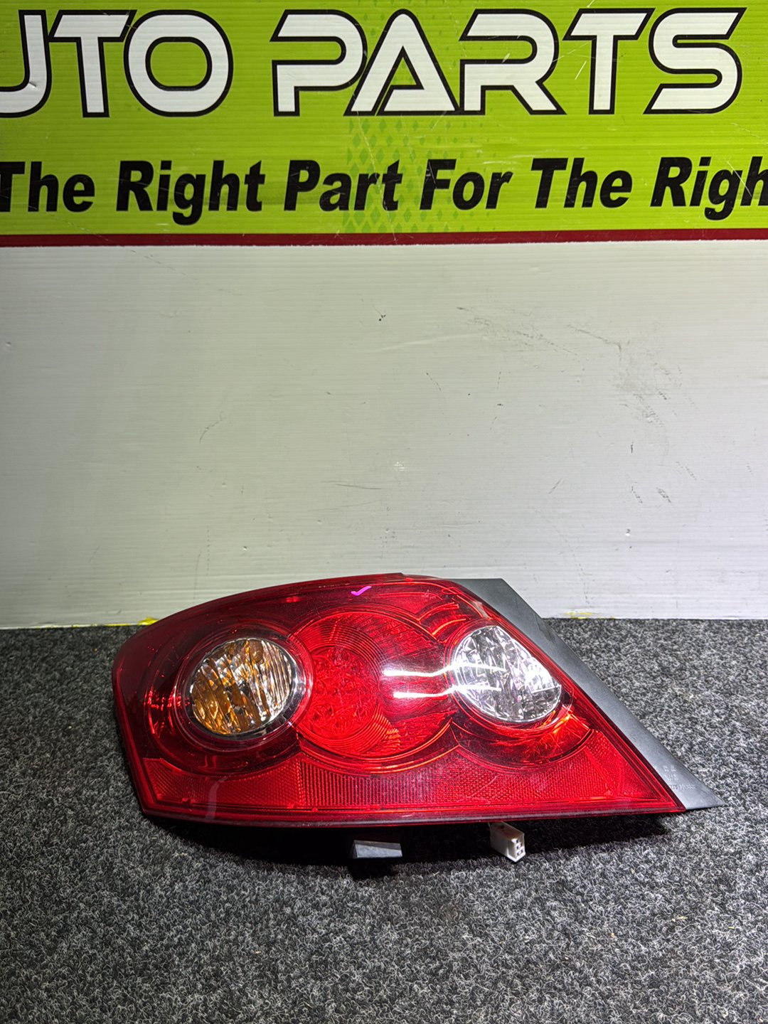 2005 Toyota Mark X- Left Taillight PN: KOITO 22-333