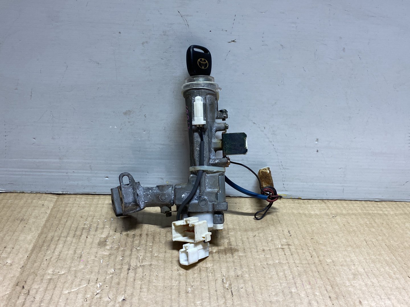 2002 Toyota Altezza - Ignition With Key PN: 45020-53-1
