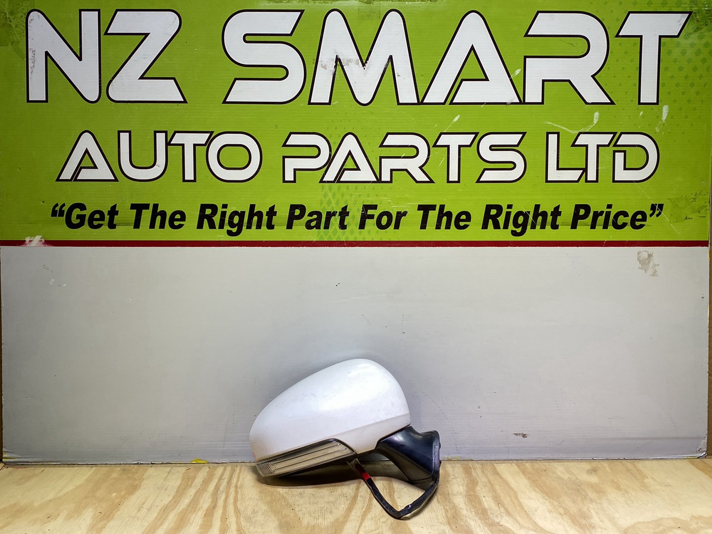 2015 Toyota Prius ZVW30 - Right Door Mirror PN: 7 wires