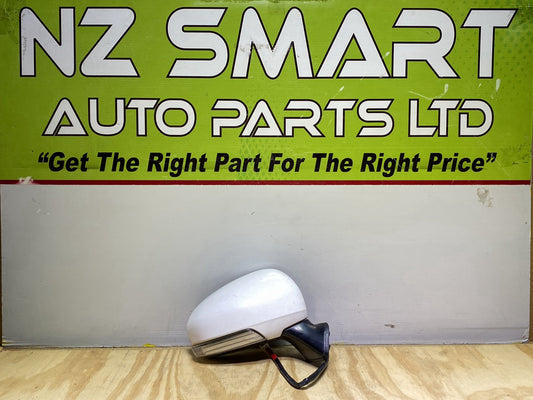2015 Toyota Prius ZVW30 - Right Door Mirror PN: 7 wires