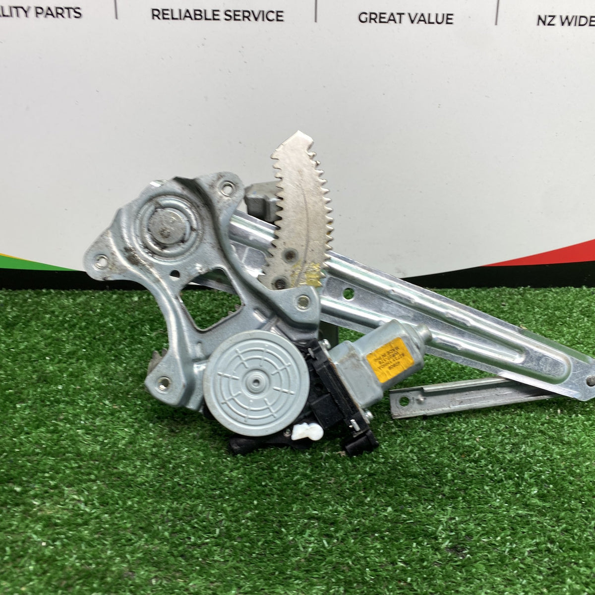 2014 Nissan Note - Right Rear Window Regulator 827203VA0B/ Motor 827311HH0A