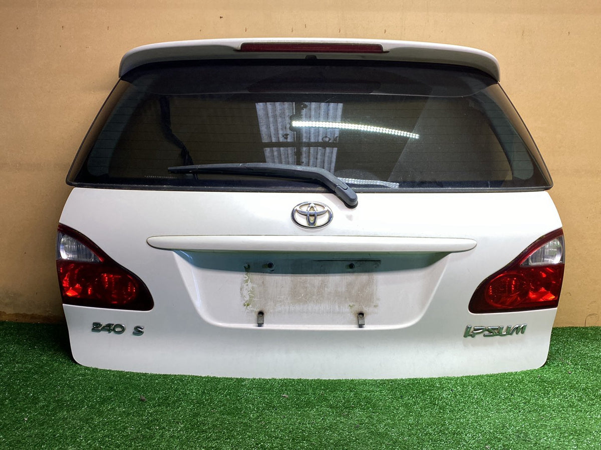 2005 Used Toyota Ipsum - Tailgate PN: See photos-complete