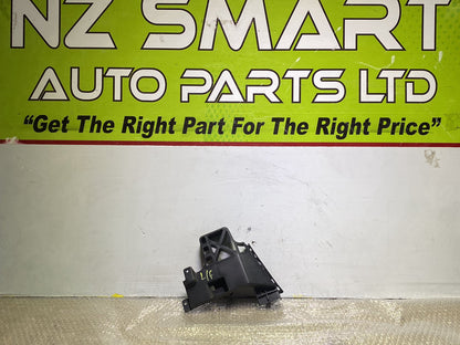2005 Mazda Axela- Left Front Bumper Retainer PN: 502B1