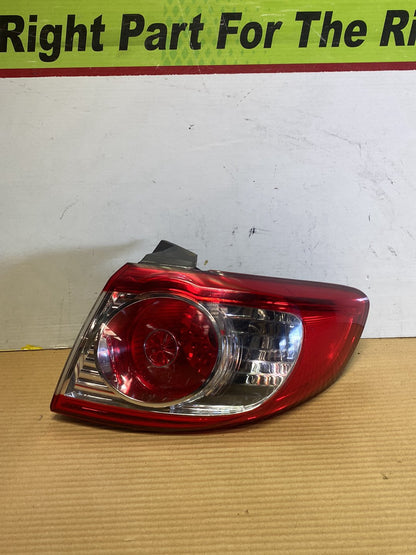 2012 Hyundai Santa Fe- Right Taillight PN: