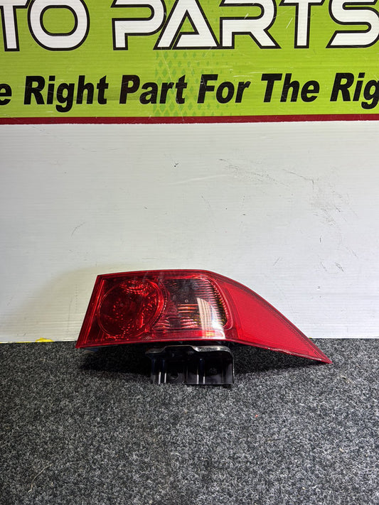 2004 Honda Accord- Right Taillight PN: STANLEY P3212R