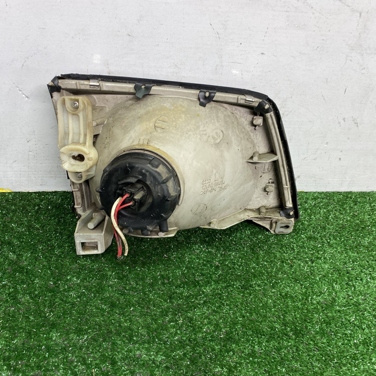 2009 Mazda Bongo Friendee SK82V - Left Headlight PN: STANLEY P0220