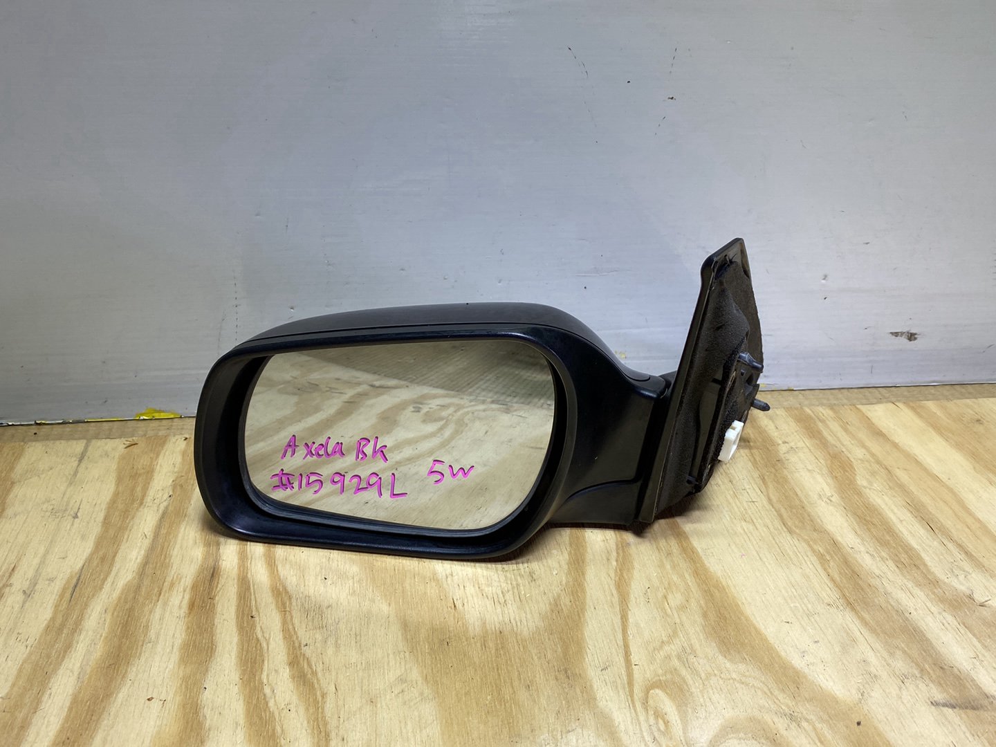 2005 Mazda Axela BK5P - Left Door Mirror PN: 5 wires