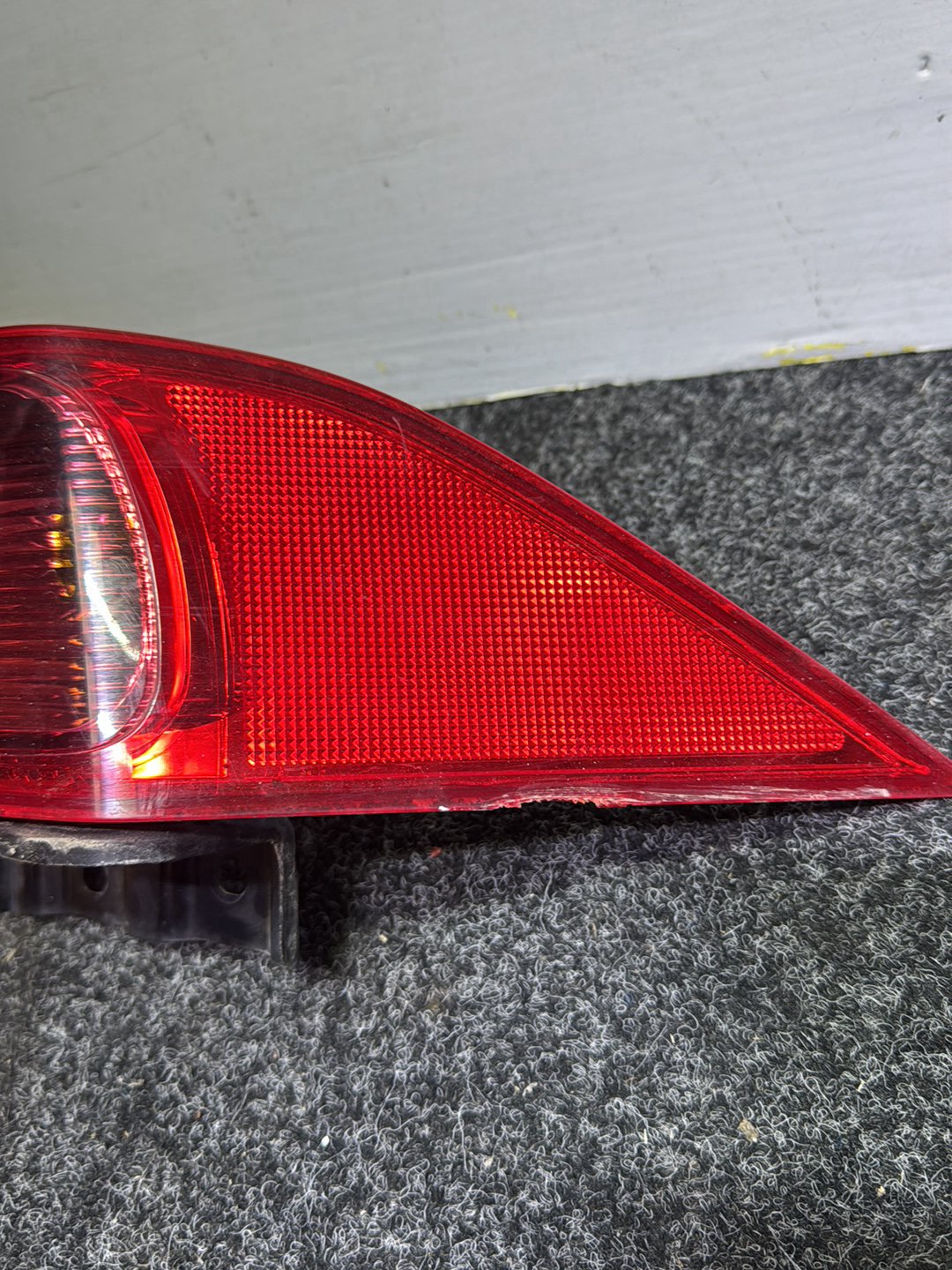 2004 Honda Accord- Right Taillight PN: STANLEY P3212R