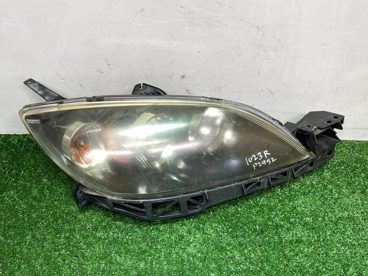 2009 Mazda Axela - Right Headlight PN: STANLEY P2951