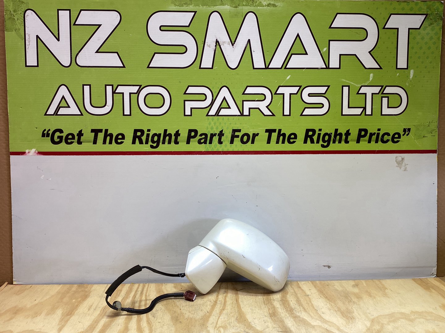 2010 Nissan Tiida SC11 - Left Door Mirror PN: 5 wires