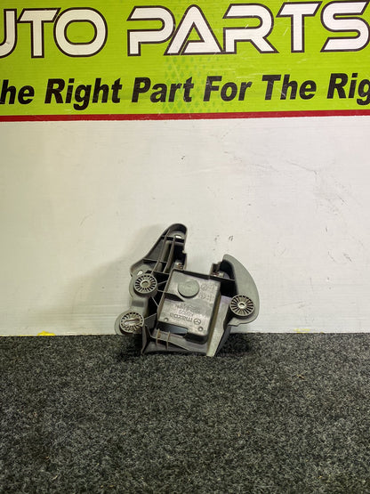 2015 Mazda CX-5 KE2AW - Right Blind Spot Radar Bracket PN: KR22 67 Z41