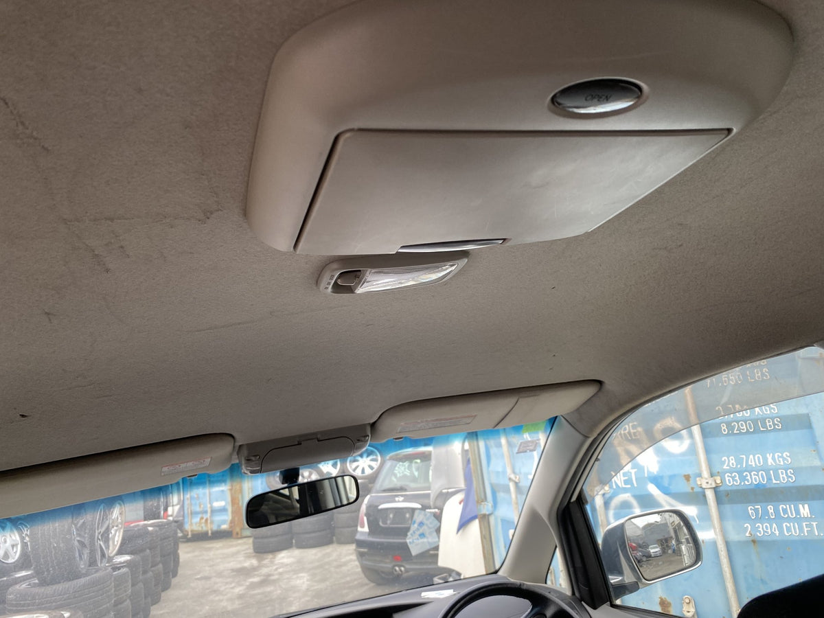 2007 Toyota Voxy AZR60- Dismantling For Parts