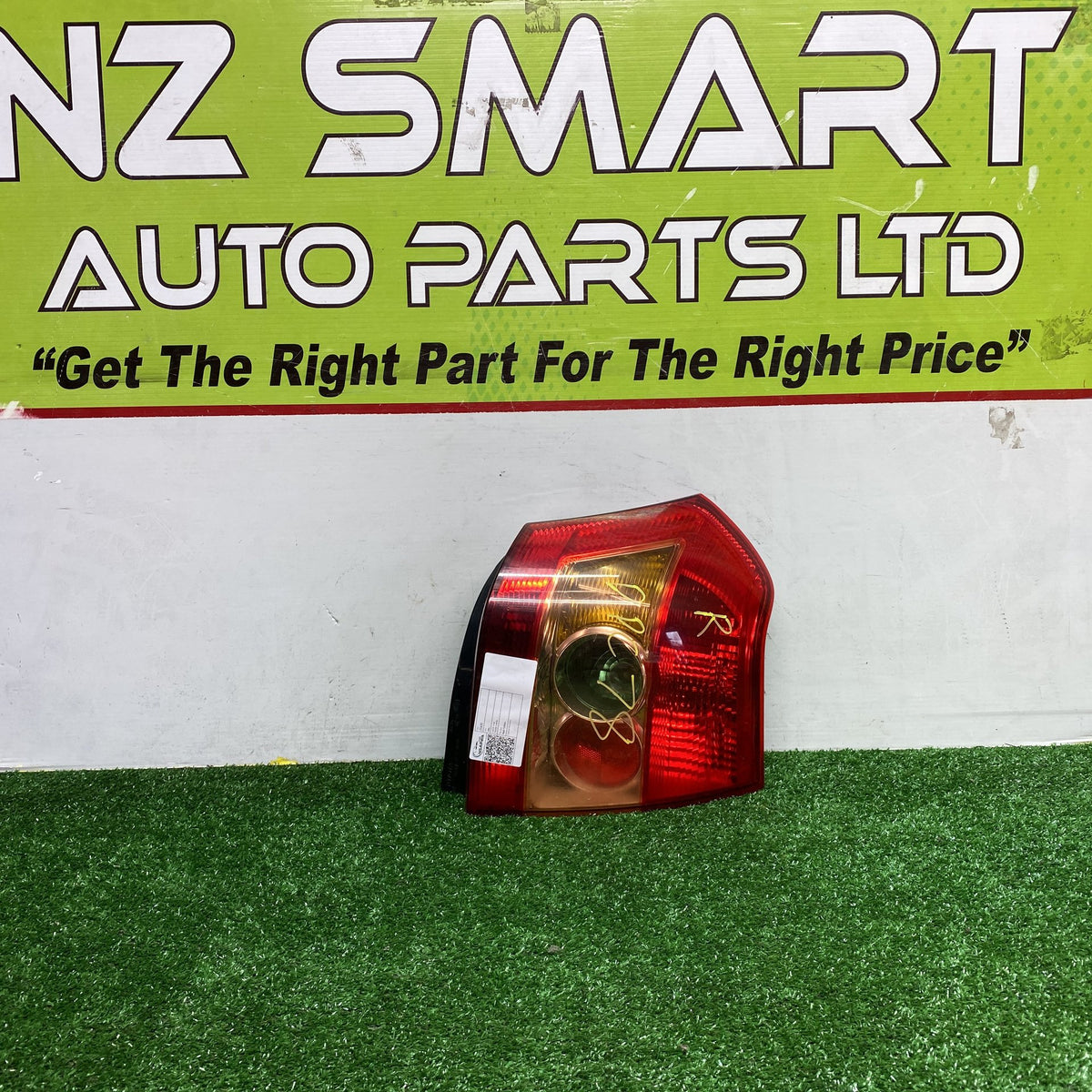 2004 - 2007 - Used Toyota Corolla ZZE122 - Right Taillight - Lens# 13-87