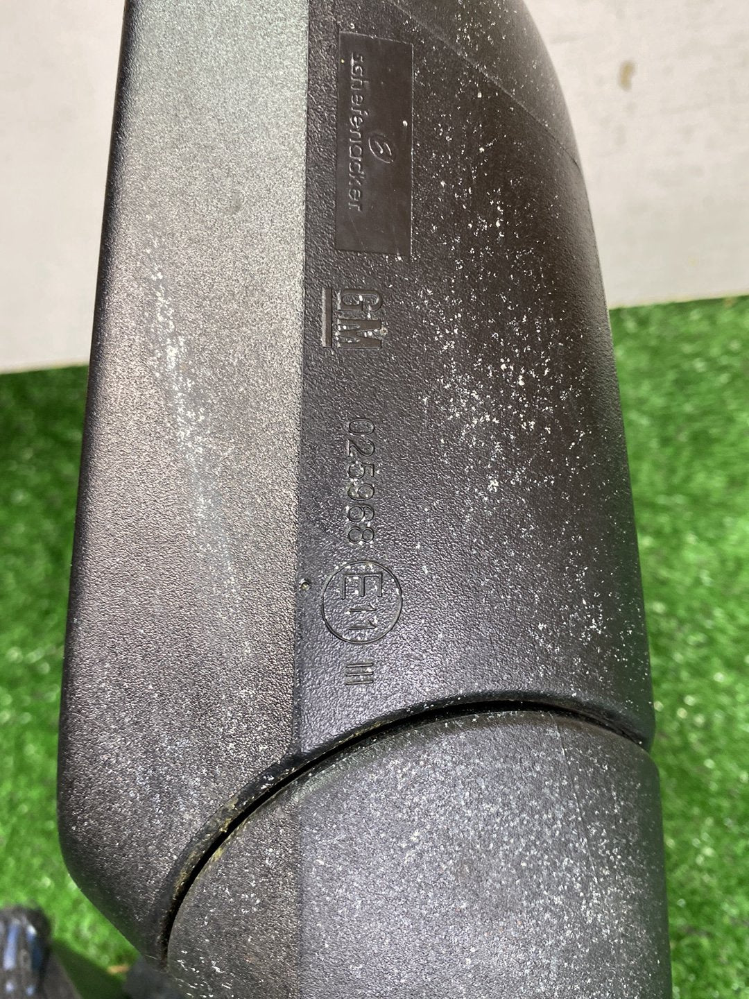 2004 Holden Commodore - Right Door Mirror PN: 3 wires