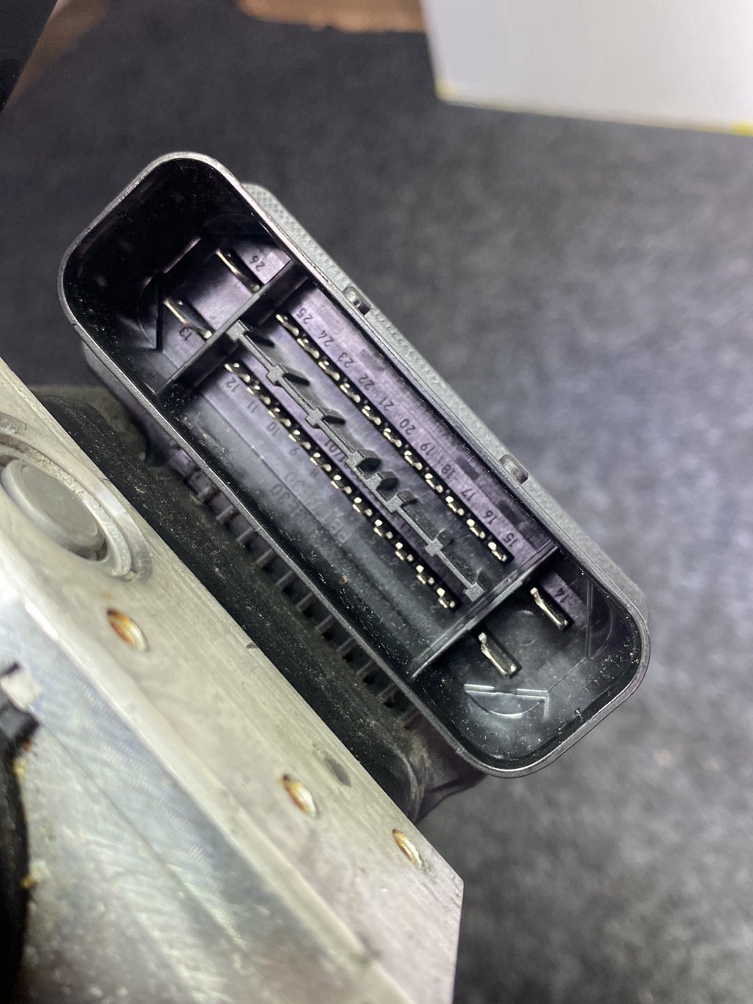 2011 Mazda Axela - ABS Pump PN: 8V61-2M110-AE