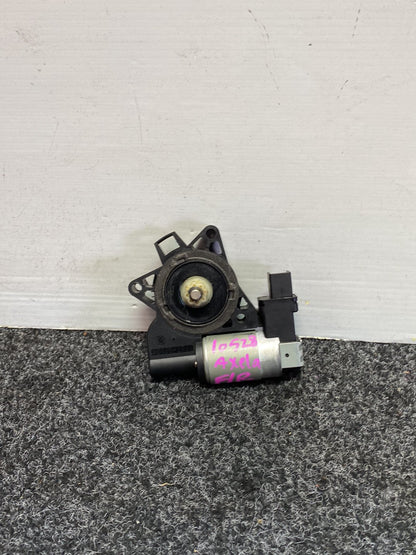 2004 Mazda Axela - Right Front Window Motor