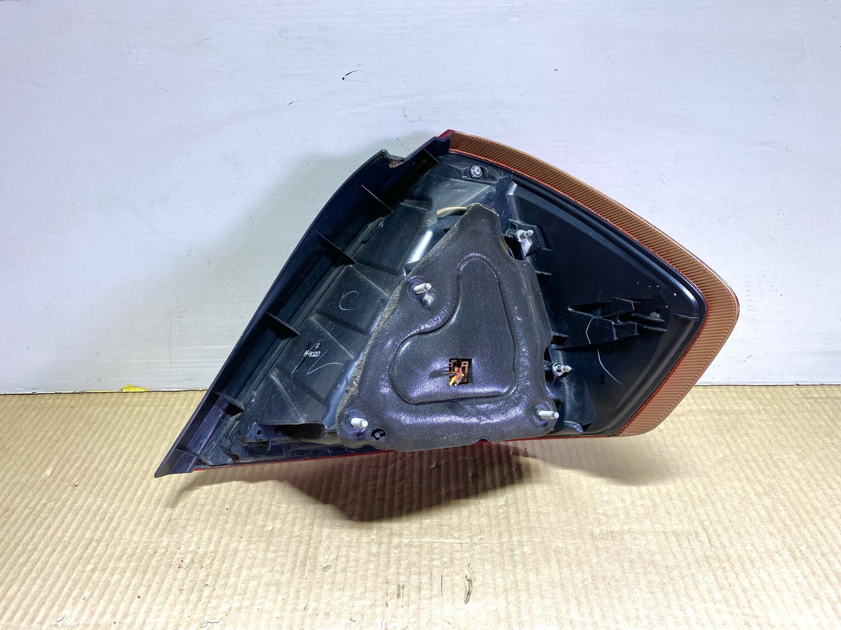 2006 Nissan Tiida SC11 - Left Taillight PN: P4088