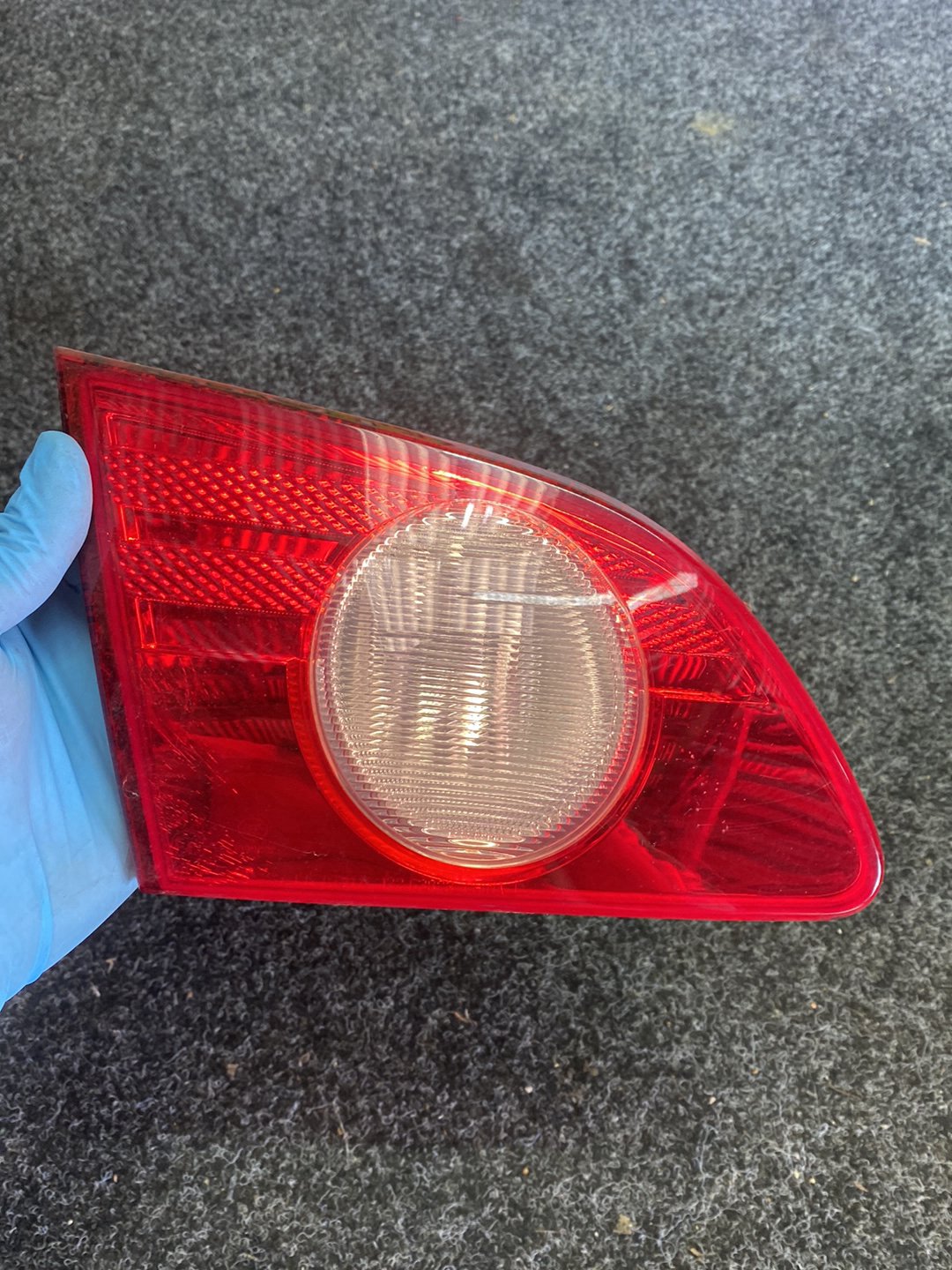 2004 Nissan Bluebird - Left Bootlid Light