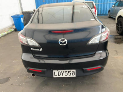 2011 Mazda Mazda3 JM0BL10F100223268  Dismantling For Parts
