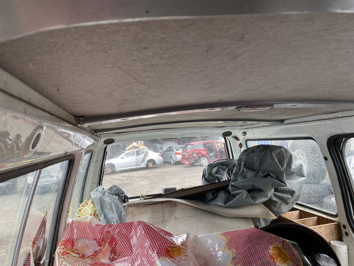 2014 Mitsubishi L300 Dismantling For Parts