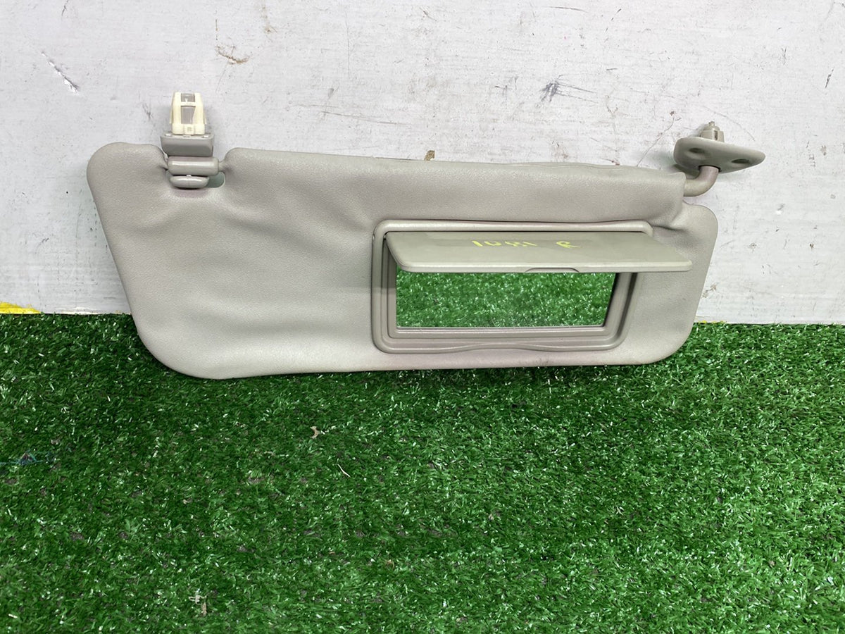 2005 Used Toyota Ist NCP60 - Right Sun Visor PN: 7431053140B0