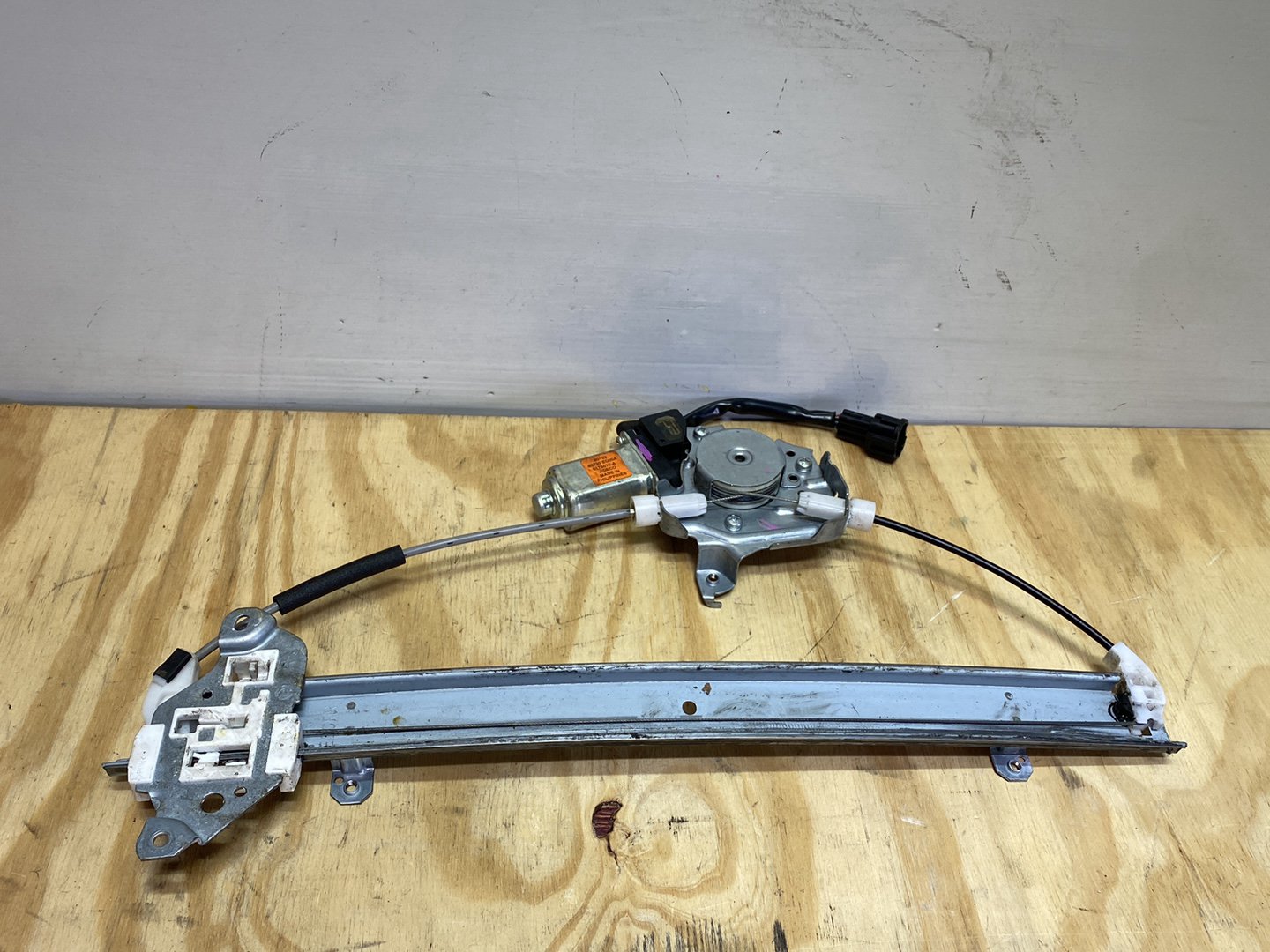 2005 Nissan Tiida JC11 - Right Front Window Regulator/Motor PN: see photo