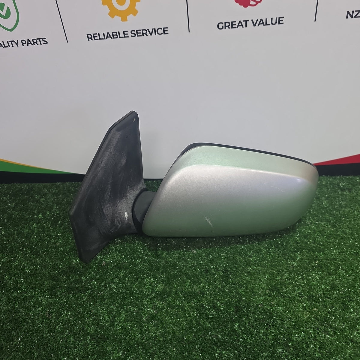 2006 Toyota RunX - Left Door Mirror PN: 7 wires